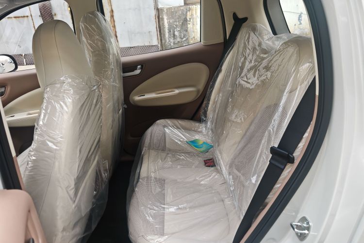 五菱汽车 宏光MINIEV 2025款 四门版 进阶款中控内饰7004