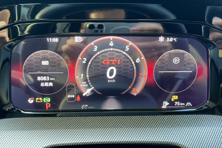 大众 高尔夫GTI 2025款 380TSI DSG GTI中控内饰15