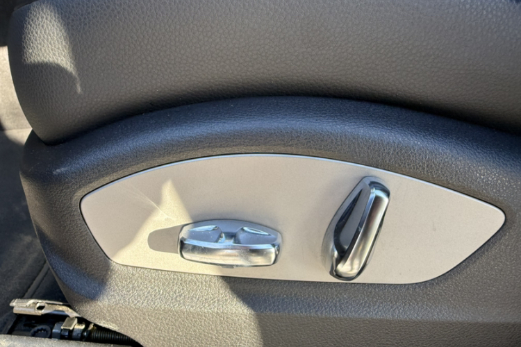 保时捷 2017款  Macan 2.0T中控内饰7010