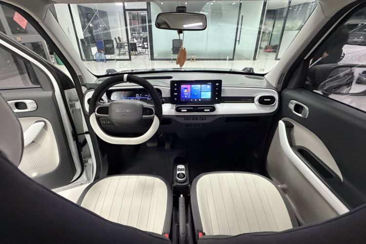 吉利银河 2025款 210km 熊猫卡丁中控内饰7005