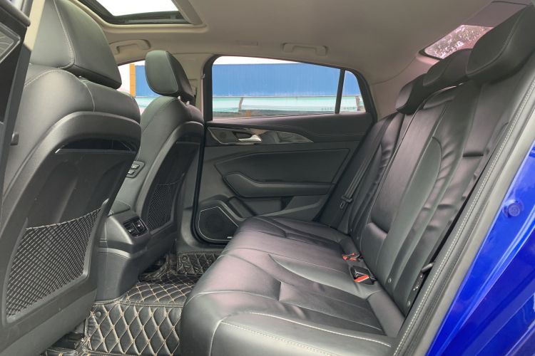 红旗H5 2018款 30TD 智联韵动版中控内饰7004