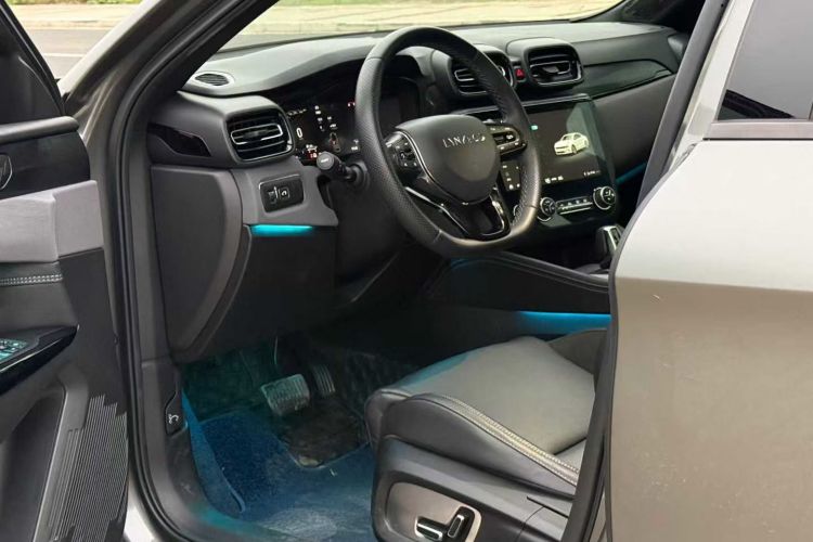 领克03 2021款 2.0TD 自动劲Plus局部细节19