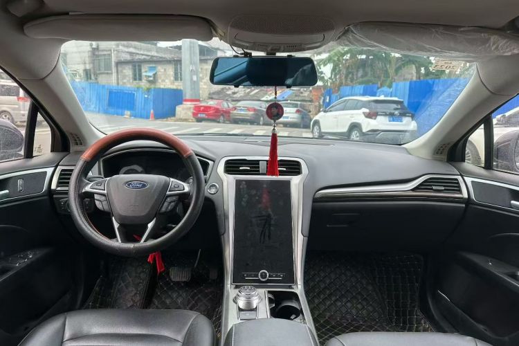 福特 蒙迪欧 2020款 EcoBoost 180 时尚型中控内饰7001