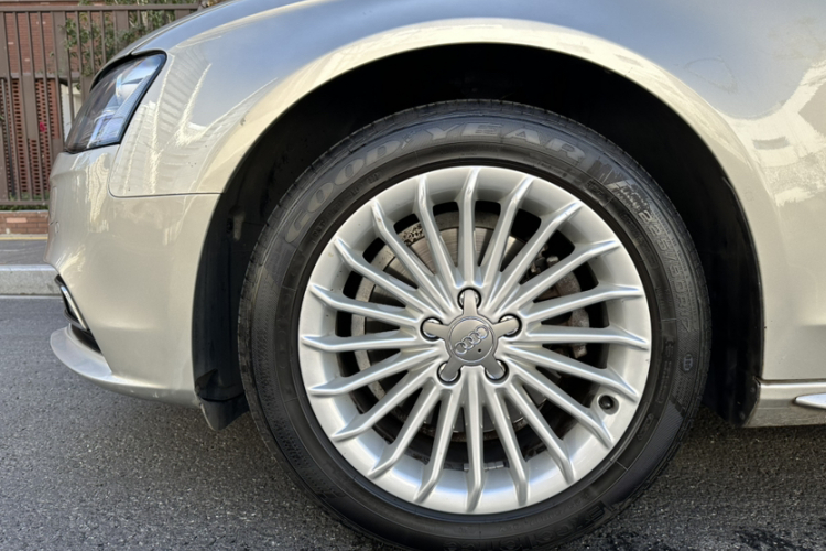 奥迪A4L 2015款 35 TFSI 自动舒适型车身外观6001