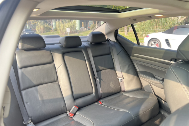 日产 天籁 2021款 2.0L XL 舒适版中控内饰7012