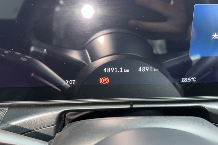 奔驰C级 2025款 C 260 L 运动版中控内饰15