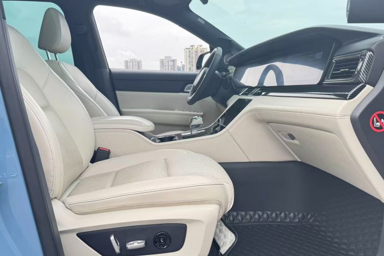 理想汽车 理想ONE 2021款 增程6座版中控内饰7005