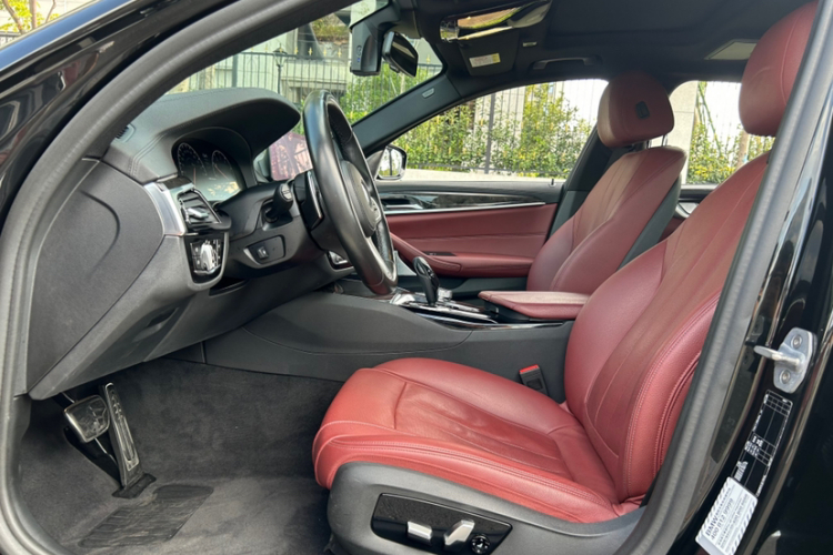 宝马5系 2019款 530Li 尊享型 M运动套装中控内饰7008