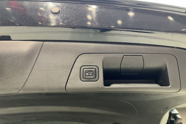 别克 2020款 昂科威S 652T 两驱限量S运动版中控内饰7010