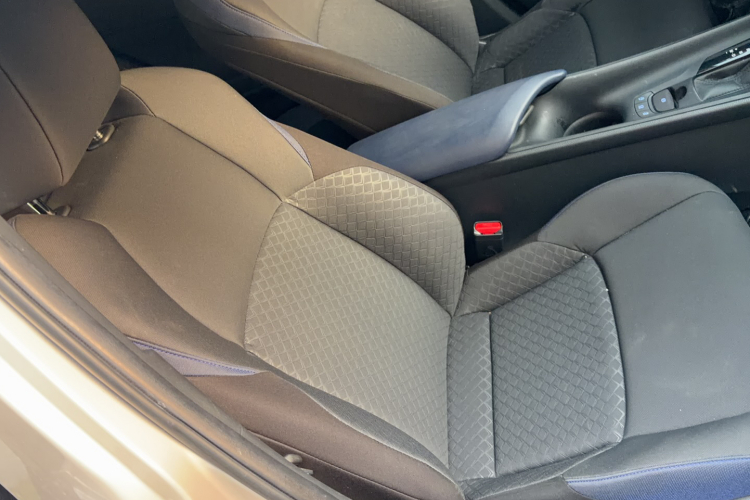 丰田C-HR 2021款 2.0L 舒适版中控内饰7004