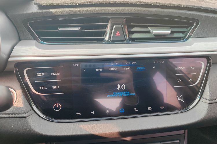吉利汽车 帝豪 2018款 1.5L 手动向上互联版中控内饰7002
