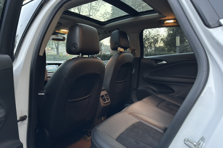 别克 威朗 2019款 三厢 20T 双离合豪华型中控内饰7002