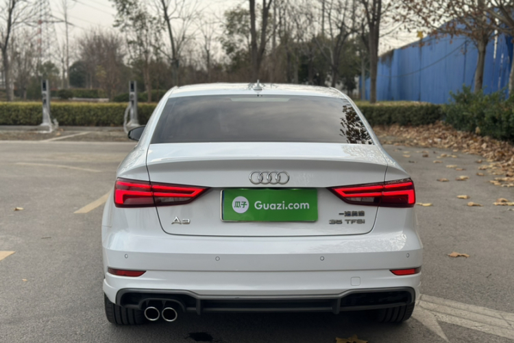 奥迪A3 2018款 30周年年型 Limousine 35 TFSI 时尚型车身外观6002