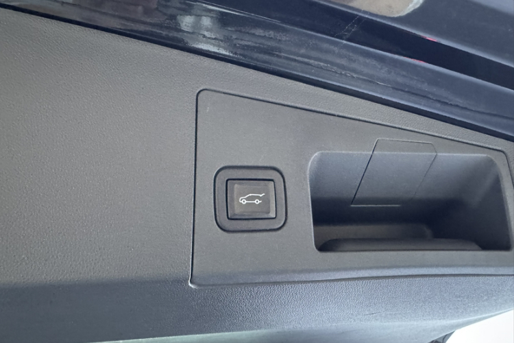 凯迪拉克XT5 2022款 2.0T 两驱豪华型局部细节9005