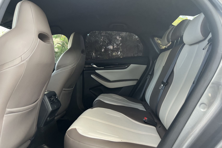 比亚迪 秦PLUS 2024款 荣耀版 DM-i 55KM领先型中控内饰7002