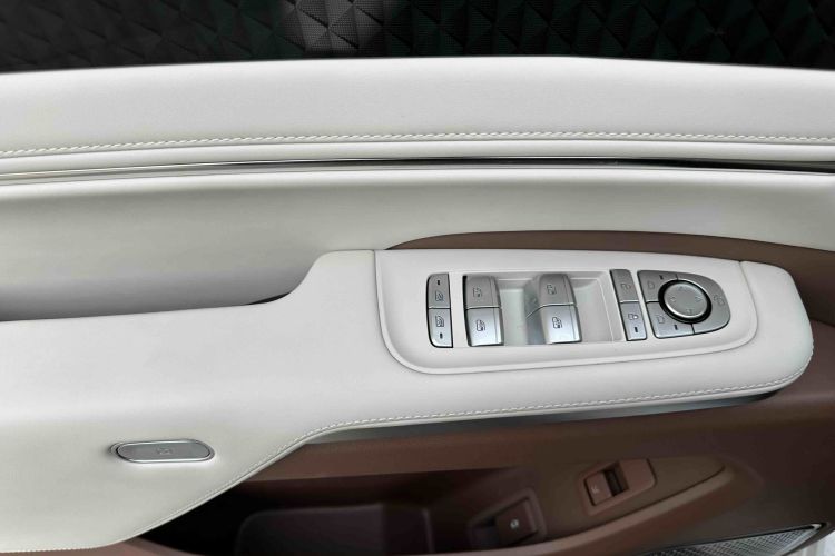 比亚迪 夏 2025款 DM-i 1.5T 180km 超越型中控内饰7006