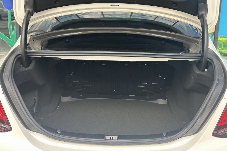 奔驰C级 2020款 C 260 L 运动版局部细节23