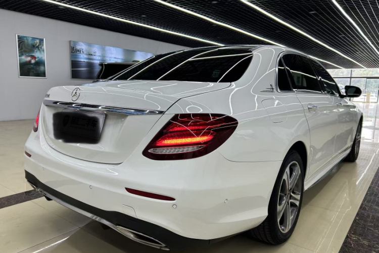 奔驰E级 2018款 改款 E 200 L 运动型车身外观6003