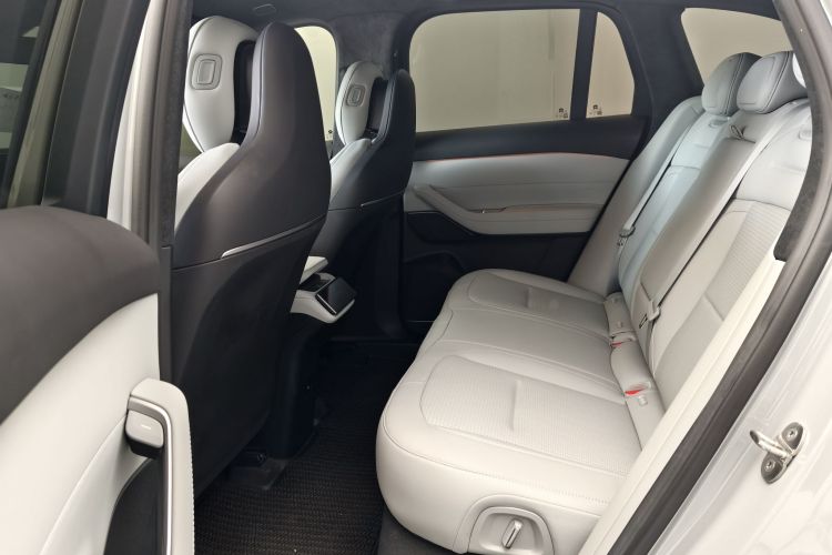 蔚来ES6 2023款 75kWh中控内饰7003