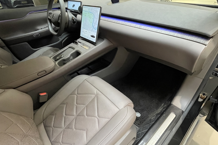 蔚来ET7 2024款 100kWh 行政签名版中控内饰7012