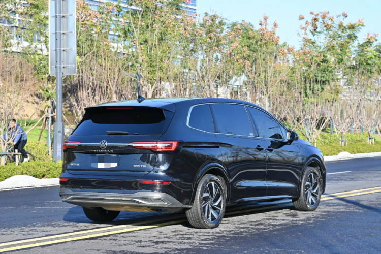 大众 威然 2023款 改款 380TSI 尊驰版车身外观6005