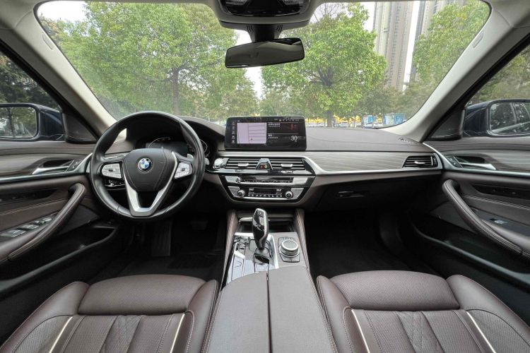 宝马5系 2022款 改款二 530Li 尊享型 豪华套装中控内饰7001