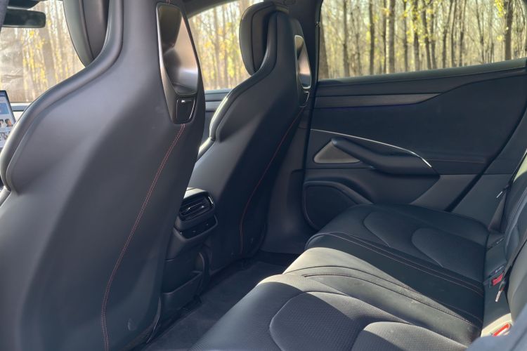 小米汽车 小米SU7 2024款 后驱长续航智驾版中控内饰7003