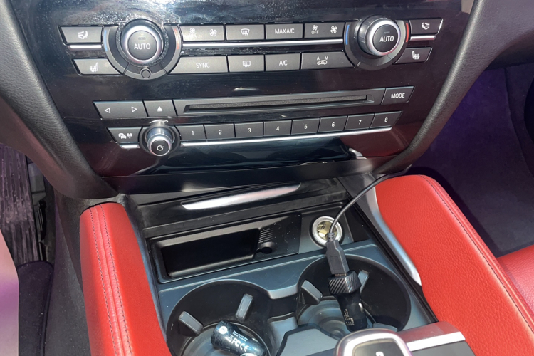 宝马X6（平行进口） 中控内饰7013