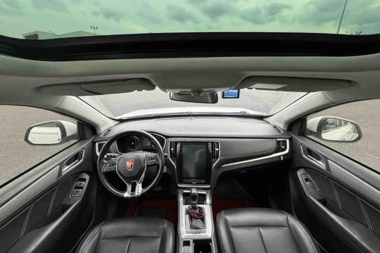 荣威RX5 2019款 20T 两驱自动4G互联铂金版车身外观6009