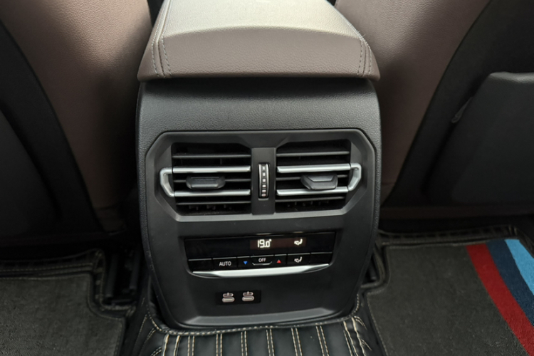 宝马3系 2020款 320Li M运动套装中控内饰7005