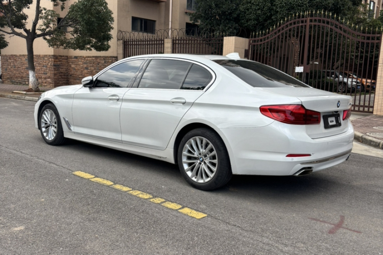 宝马5系 2020款 530Li 领先型 豪华套装车身外观6004