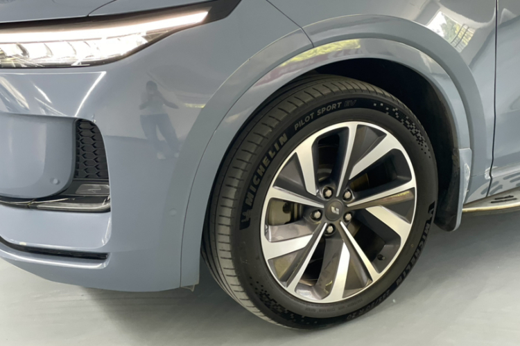 理想汽车 理想ONE 2021款 增程6座版车身外观6003