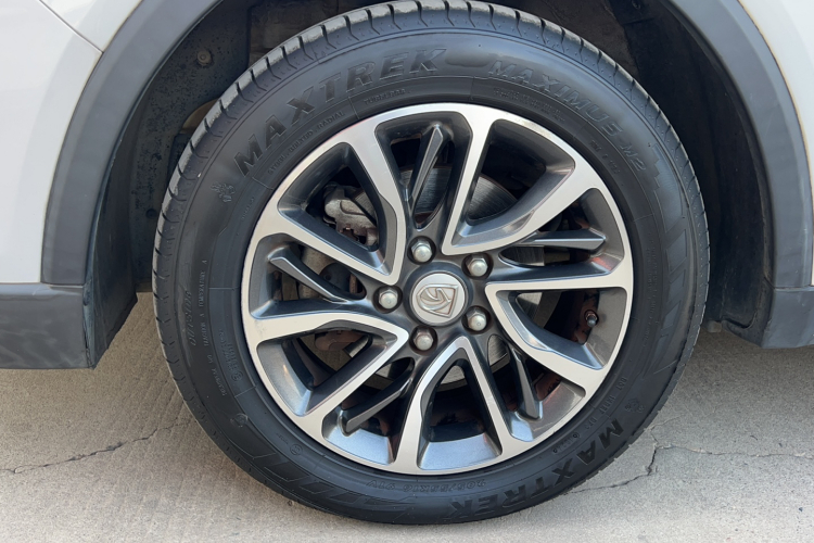 宝骏730 2017款 1.8L iAMT豪华型 7座车身外观6002