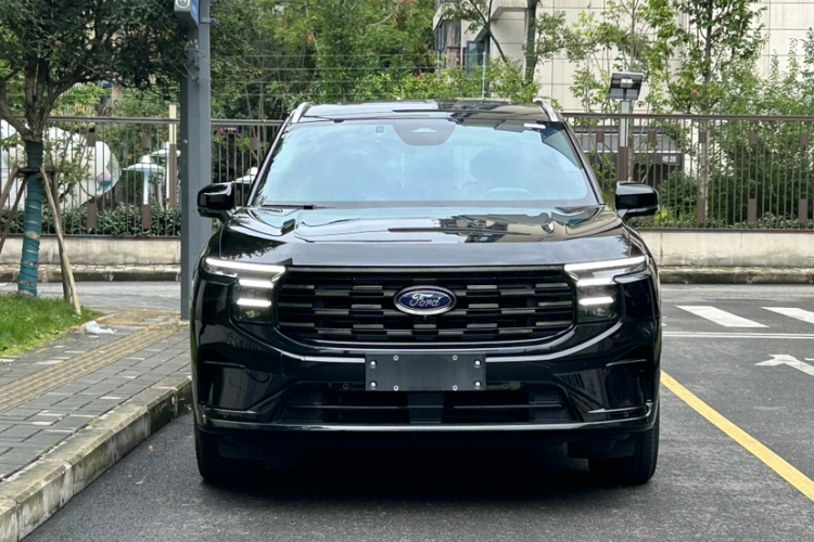 福特 2023款 锐界L 2.0T EcoBoost E混动四驱七座至尊型车身外观6004