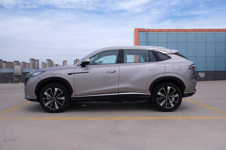 荣威RX5新能源 2023款 eRX5 超混优越版车身外观6004