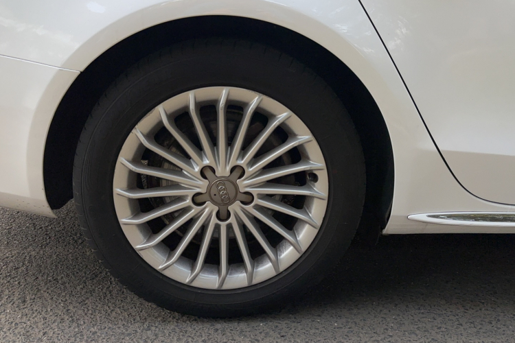 奥迪A4L 2016款 35 TFSI 自动舒适型车身外观6009