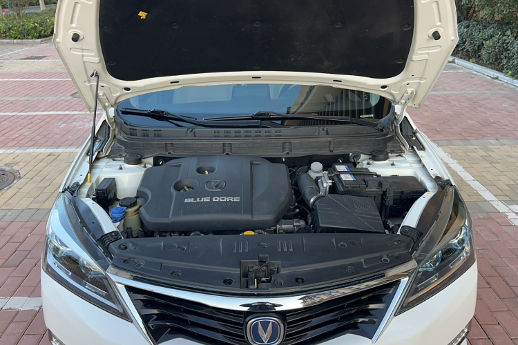 长安 悦翔V7 2016款 1.6L 自动乐享型 国V局部细节24