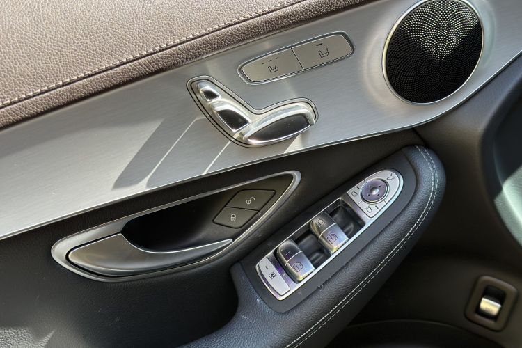 奔驰GLC 2020款 改款 GLC 260 L 4MATIC 豪华型中控内饰7015