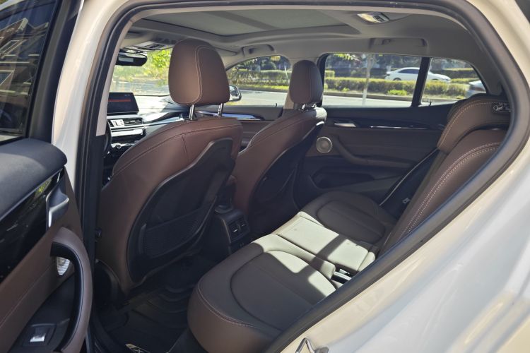 宝马X2 2023款 sDrive25i M运动曜夜版中控内饰7006