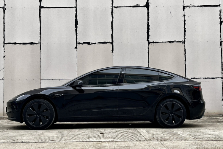 特斯拉 Model 3 2025款 后轮驱动版车身外观6005