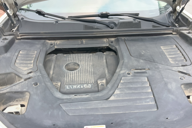 领克01 2017款 2.0T 四驱劲Pro版局部细节24