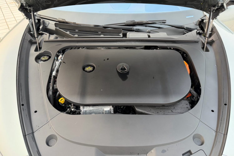 腾势Z9GT 2024款 1100四驱Max版局部细节24