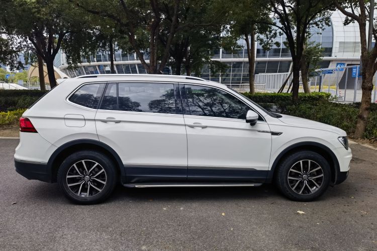 大众 途观L 2017款 330TSI 自动两驱舒适版车身外观6003