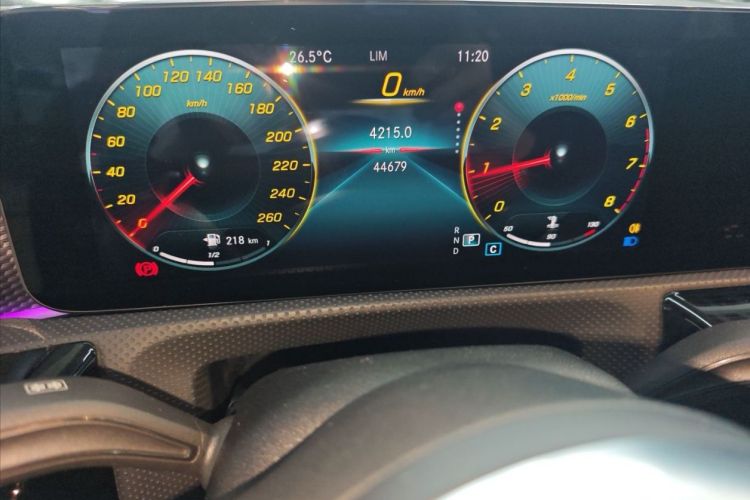 奔驰A级 2020款 改款 A 200 L 运动轿车时尚型中控内饰15