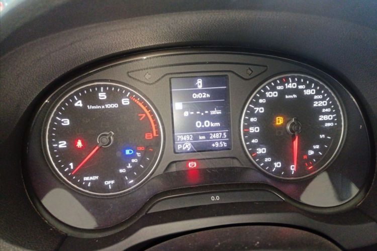 奥迪A3 2017款 Sportback 35 TFSI 进取型中控内饰15