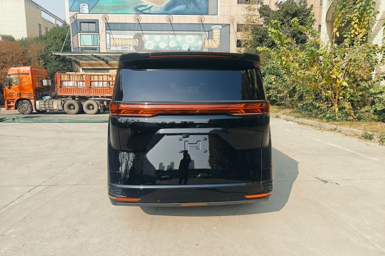 腾势D9 2022款 DM-i 1040 尊贵型车身外观6010