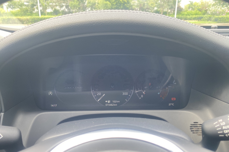 捷豹XFL 2020款 XFL 2.0T P200 两驱精英版中控内饰15