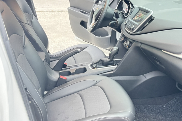 雪佛兰 科沃兹 2016款 1.5L 自动欣悦版中控内饰7005