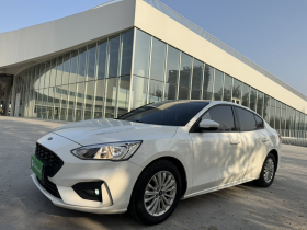 福特 福克斯 2020款 三厢 EcoBoost 180 自动锋潮型