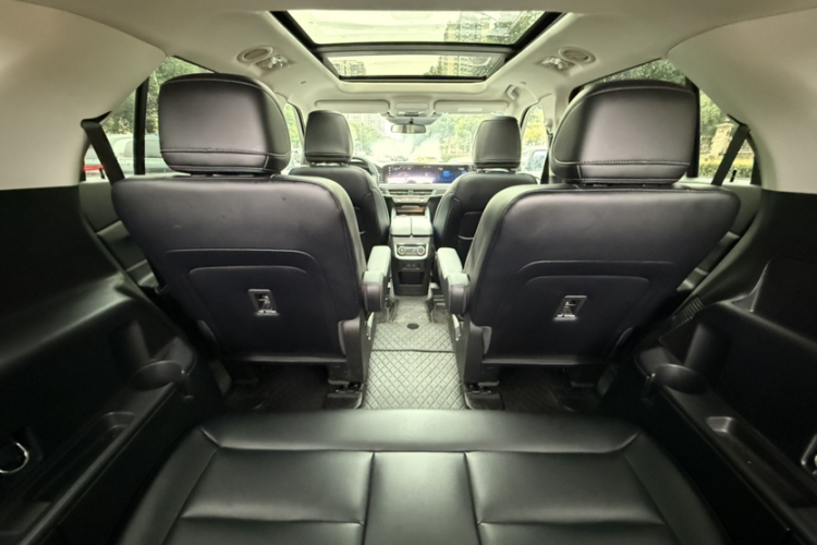 福特 探险者 2024款 2.3T EcoBoost 后驱风尚版 6座中控内饰7008